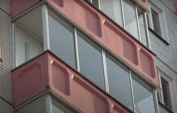 Пластиковые окна на балконе